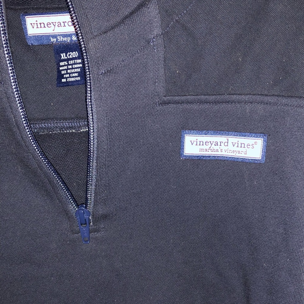 NWOT Vineyard Vines Quarter-Zip Pullover - Picture 5 of 5